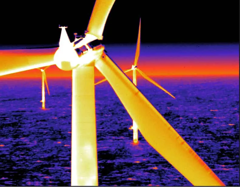 Thermal imaging of wind turbines